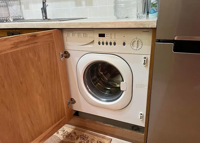 First Line Apartment *