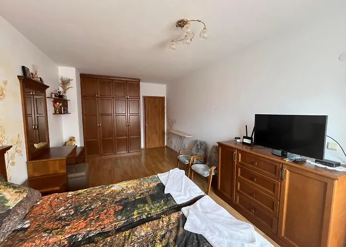 First Line * 班斯科