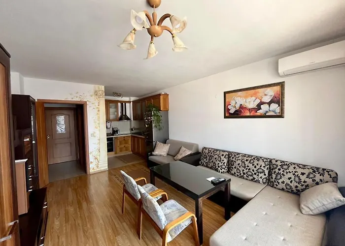 First Line 班斯科